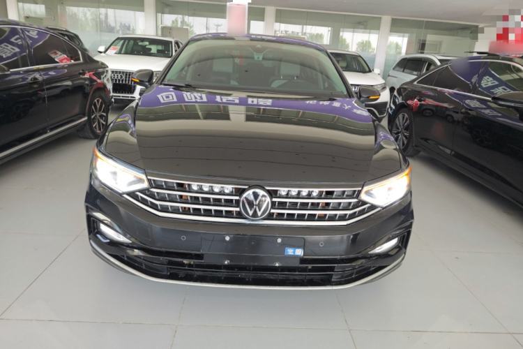 Used Volkswagen Magotan 2023 2 Million Units Limited Edition 330TSI DSG Leading Version