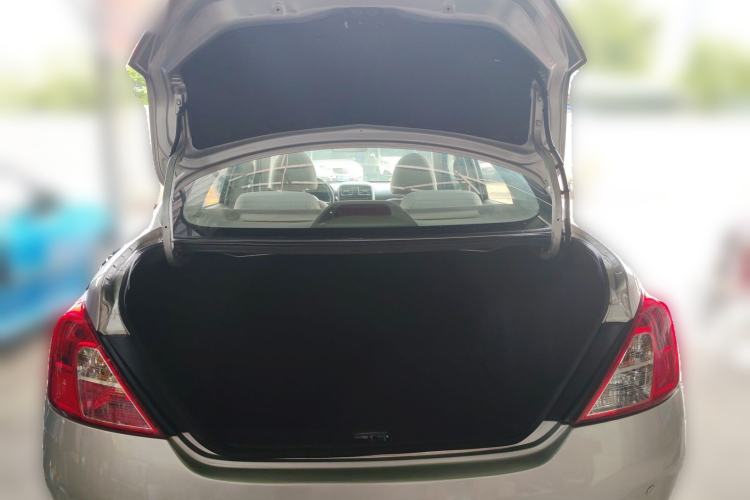 Used Nissan Sunny 2011 1.5XV CVT Deluxe Edition Trunk