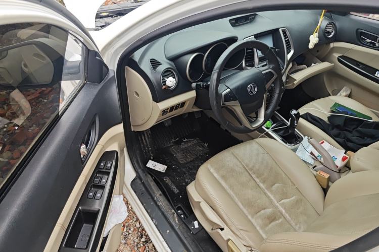 Used CHANGAN Eado 2012 1.6L Manual Luxury Model China IV Standard
