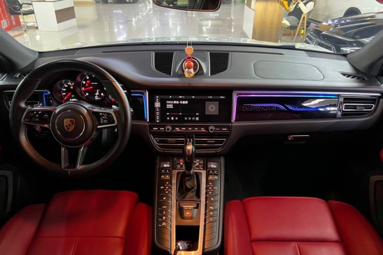 Used Porsche Macan 2018 Macan 2.0T Interior 10