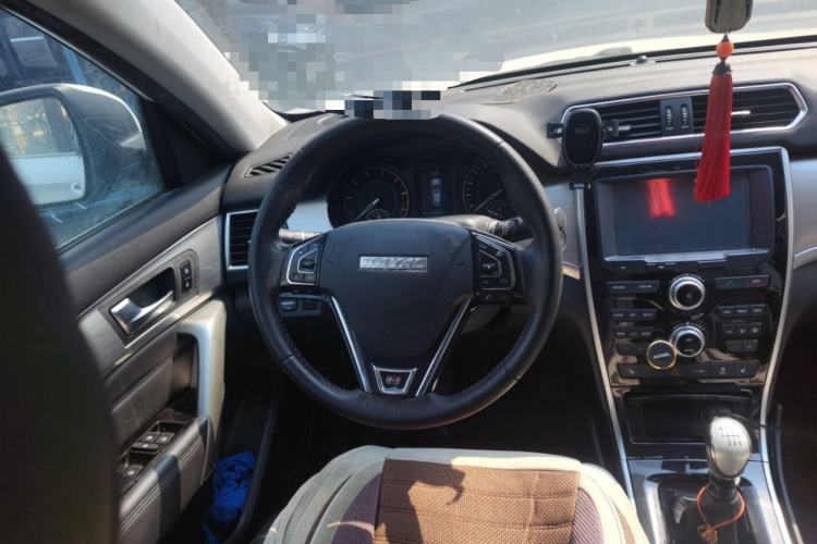 Used Haval H2 2017 Red-Label 1.5T Manual Two-Wheel Drive Luxury Model
