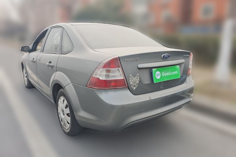 Used Ford Focus 2011 Sedan 1.8L Manual Classic Model
