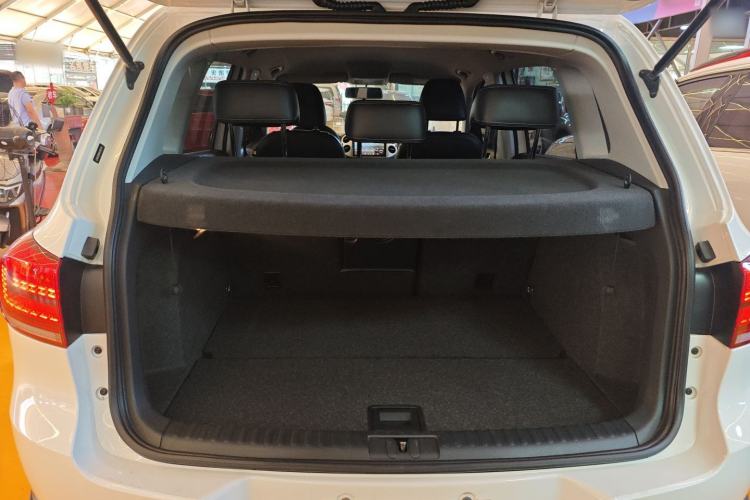 Used Volkswagen Tiguan 2016 280TSI Automatic Two-Wheel-Drive Silk Road Style Edition Trunk