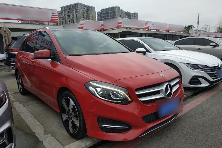 Used Mercedes-Benz B-Class 2019 B 200 Fashion Model Front Right 45 Deg