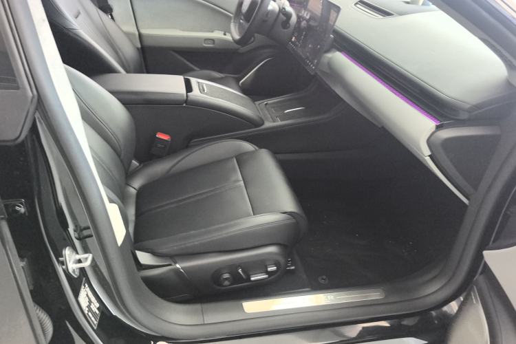 Used Zeekr 007 2024 Rear-Drive Intelligent Driving Version 75 kWh Right Front Seat