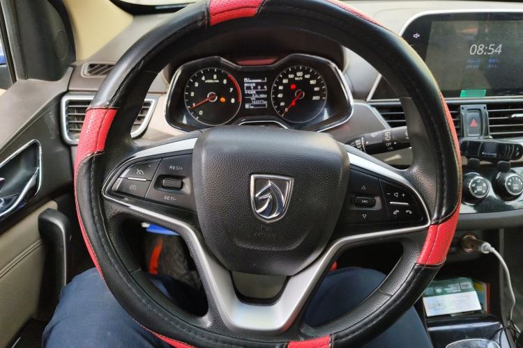 Used Baojun 310W 2017 1.5L Manual Luxury Edition China V