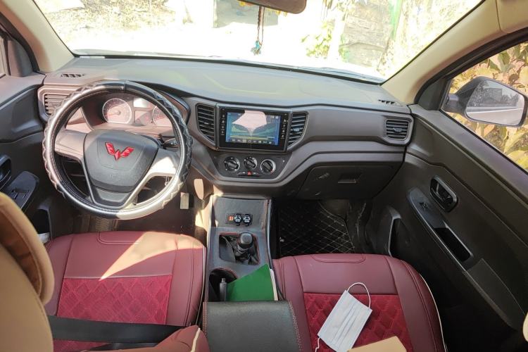 Used Wuling Hongguang V 2022 1.5L Jingqu Edition Electric-Assist LAR