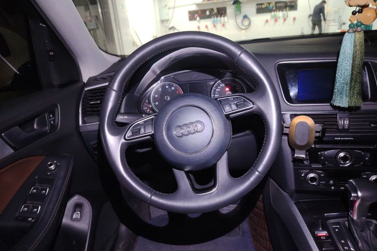 Used Audi Q5 2017 Plus 40 TFSI Technology Model
