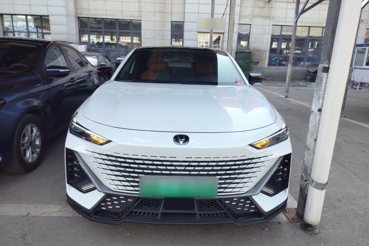 Used Changan UNI-V iDD 2023 ZhiDian iDD 1.5T 113km Smart & Fun Version
