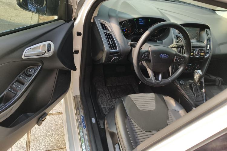 Used Ford Focus 2017 Hatchback 1.6L Automatic Fashion Edition Smart Drive Version Driver Seat