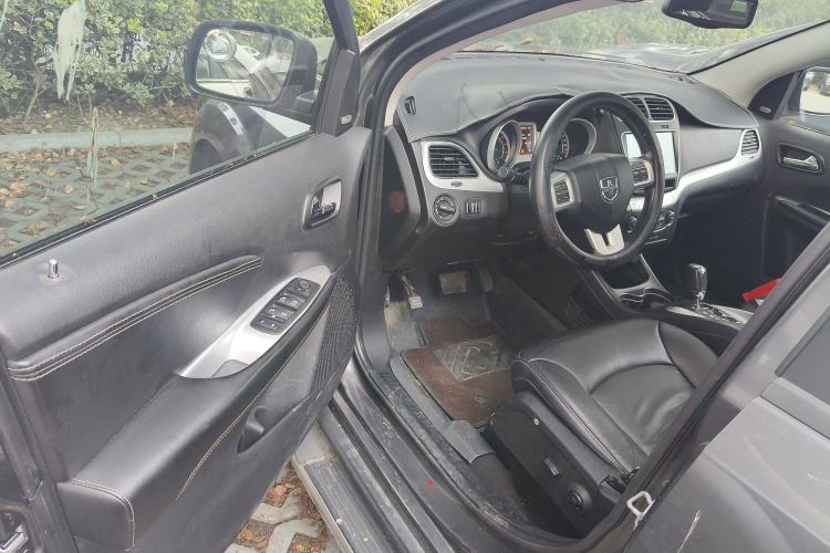 Used Dodge Journey 2013 2.4L Two-Wheel Drive Luxury Version