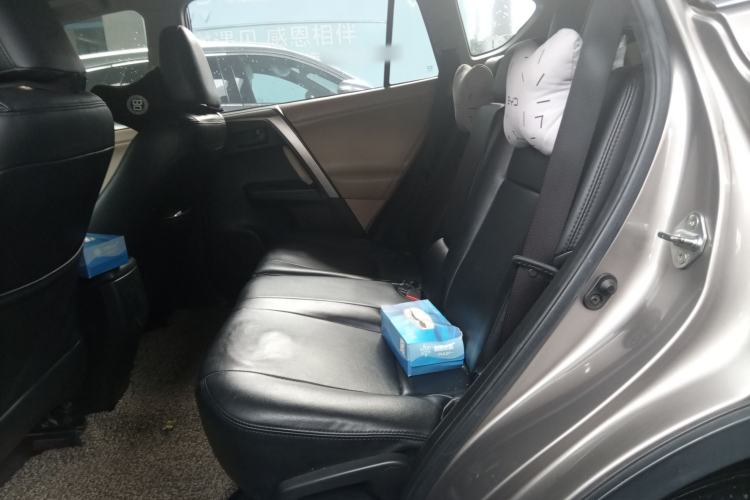 Used Toyota RAV4 2015 2.0L CVT Two-Wheel Drive Urban Edition
