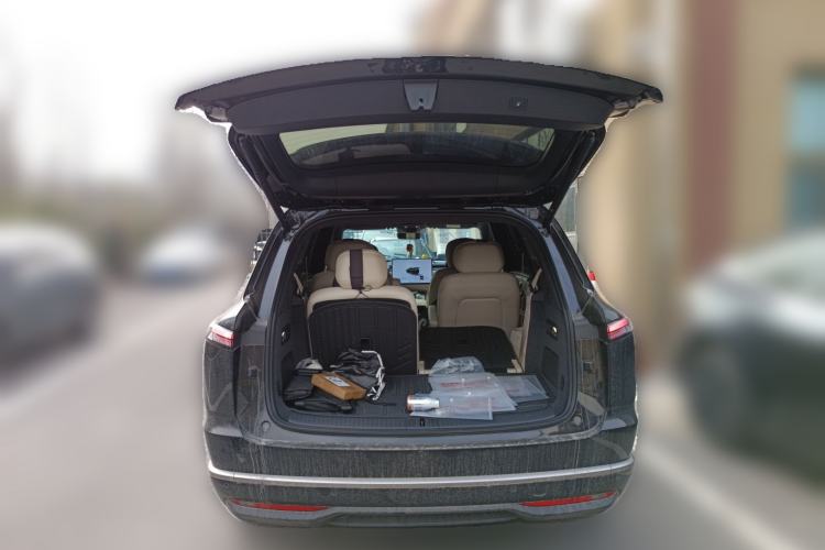 Used ONVO Luxeed L90 2025 Model—Ultra Six-Seater Version
