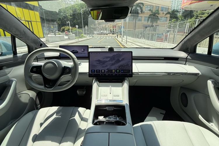 Used Hima Luxeed S7 2025 855 km Max Interior 4