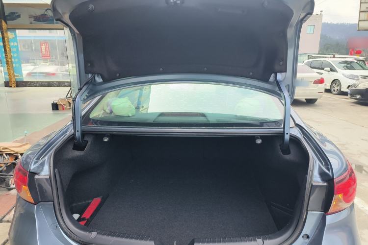 Used Mazda Atenza 2014 2.0L Blue Sky Deluxe Edition
