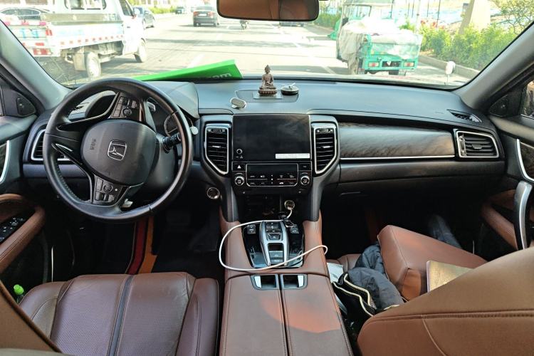 Used Honda UR-V 2020 370TURBO Two-Wheel Drive Luxury Edition Center Console