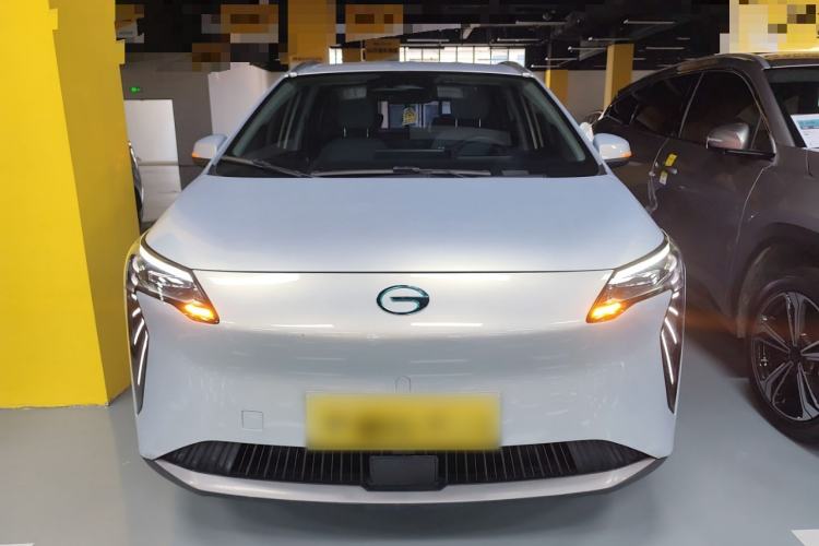 Used AION Y 2024 Younger