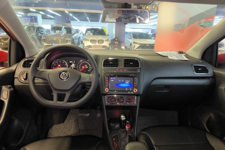 Used Volkswagen Polo 2014 1.6L Automatic Comfort Edition Center Console