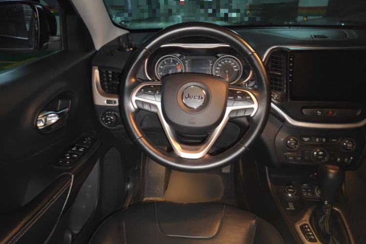 Used Jeep Cherokee 2017 2.4L Professional Edition
