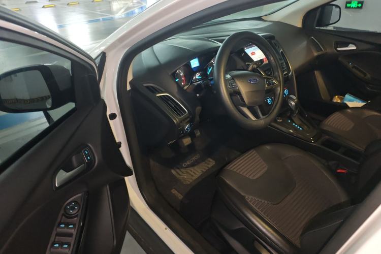 Used Ford Focus 2018 Hatchback Classic 1.6L Automatic Trendy SmartDrive Edition