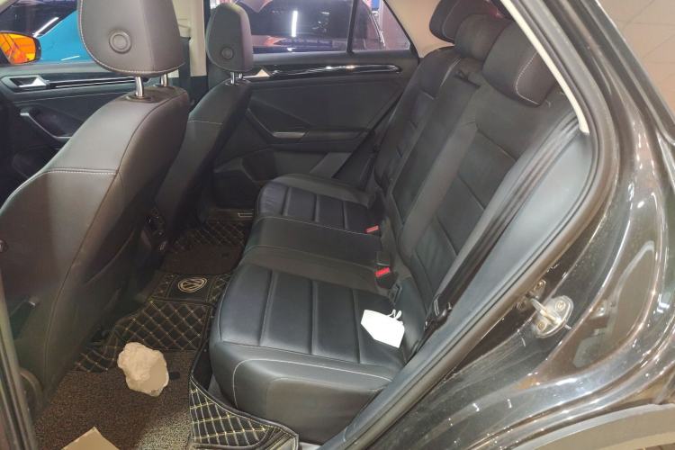 Used Volkswagen T-ROC 2018 280TSI DSG Two-Wheel-Drive Comfort Version China V Standard