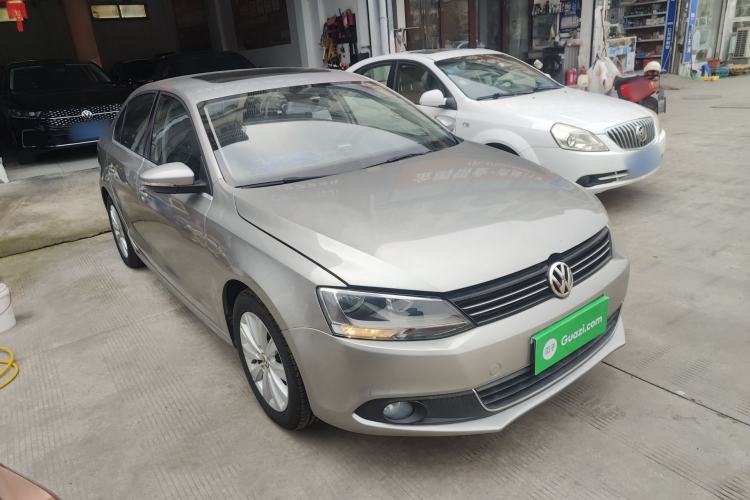 Used Volkswagen Sagitar 2014 1.6L Manual Comfort Model
