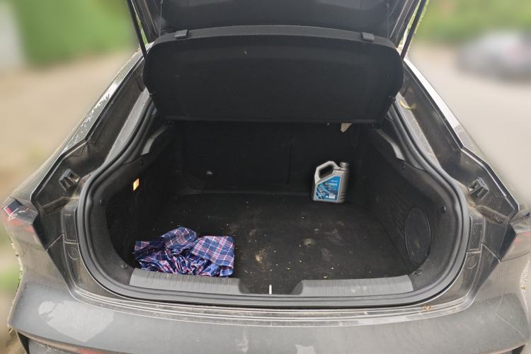 Used CHANGAN UNI-V iDD 2023 ZhiDian iDD 1.5T 113km Smart & Fun Version