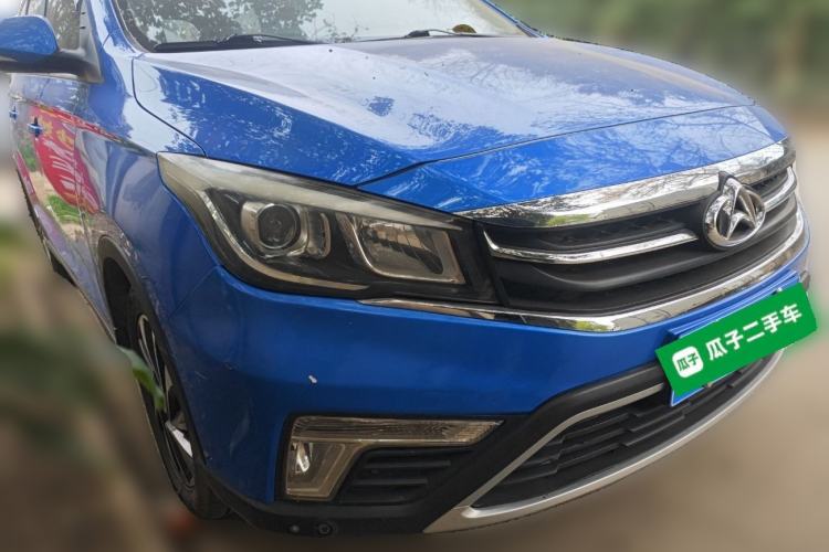 Used CHANGAN OSHAN A800 2017 1.6L Manual Elite Model Front Right 45 Deg