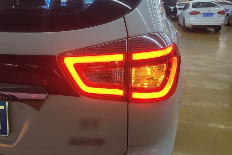 Used BYD S7 2016 2.0T Automatic Prestige Plus Right Rear Taillight