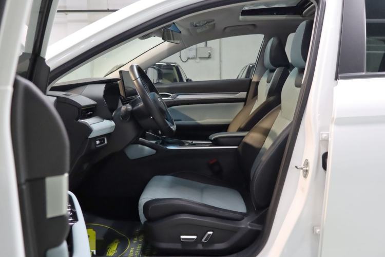 Used Geely Auto Emgrand L 2022 1.4T CVT Ultimate Model
