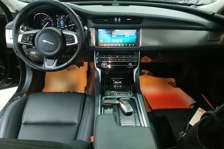 Used Jaguar XFL 2019 XFL 2.0T 200PS Two-Wheel-Drive Luxury Edition Center Console