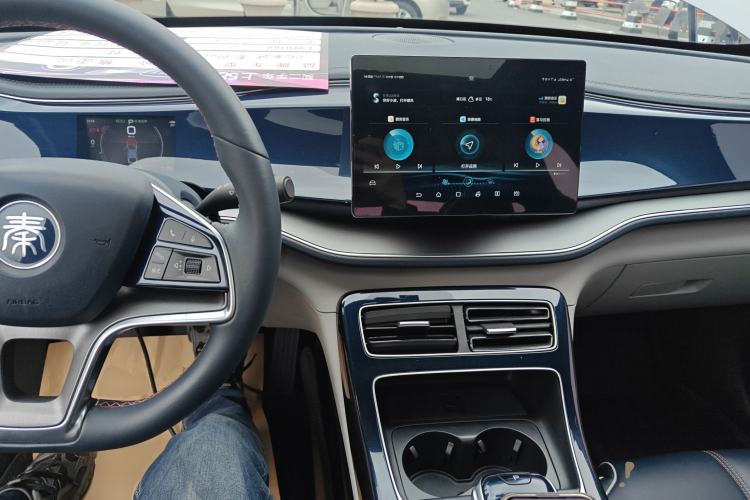 Used BYD Qin PLUS 2021 EV 400KM Luxury Model Center Console