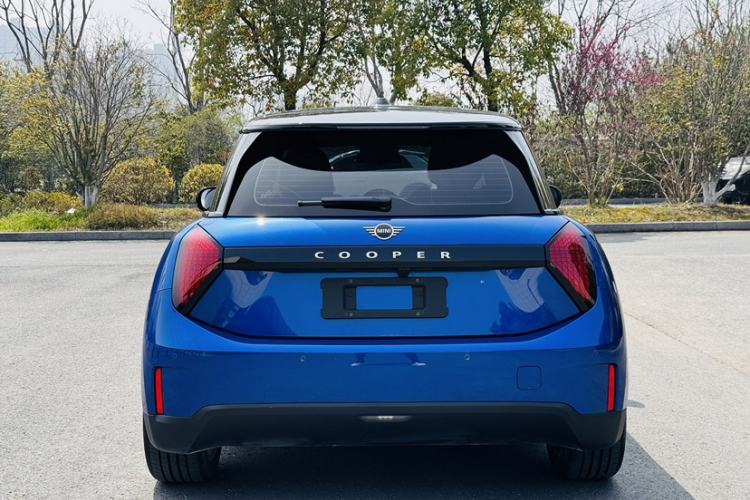 Used MINI Electric COOPER 2024 456km COOPER E Classic Edition
