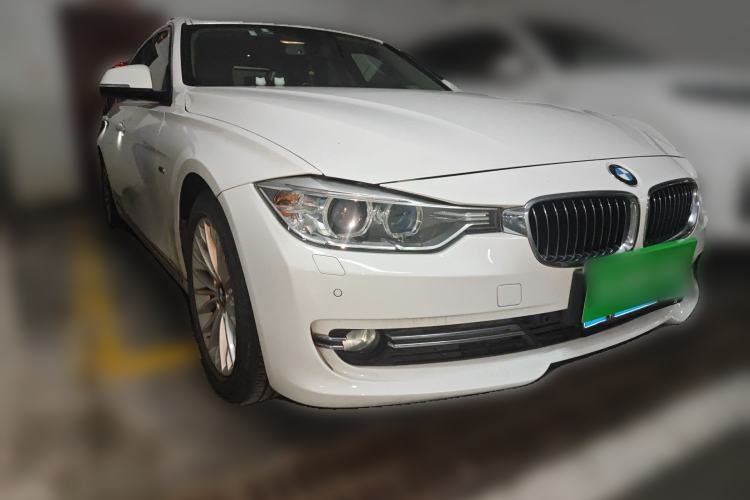 Used BMW 3 Series 2013 Facelift 320Li Fashion Design Package Front Right 45 Deg