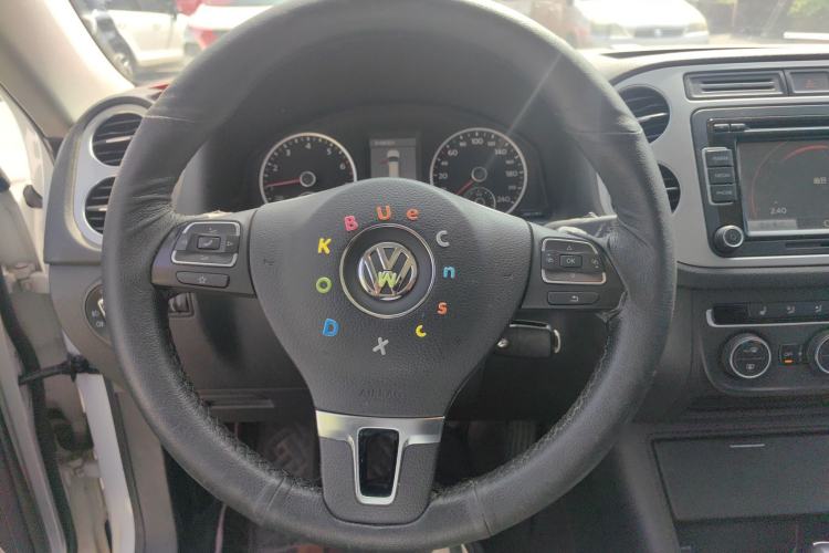 Used Volkswagen Tiguan 2013 1.8 TSI Automatic All-Wheel Drive Luxury Model Steering Wheel