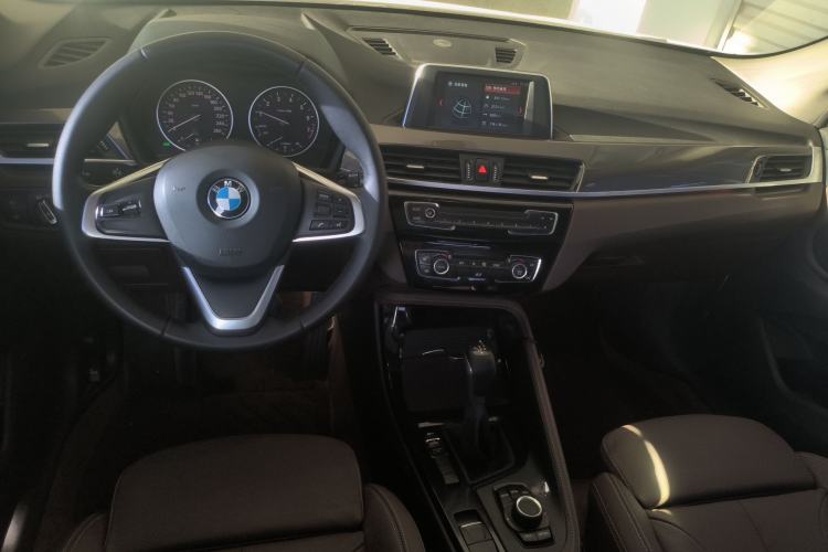 Used BMW X1 2018 sDrive18Li Luxury Model Center Console