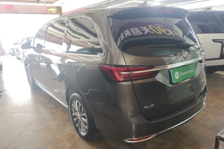 Used Buick GL8 2023 Facelifted Land Cruiser Executive Luxury Version Rear Left 45 Deg