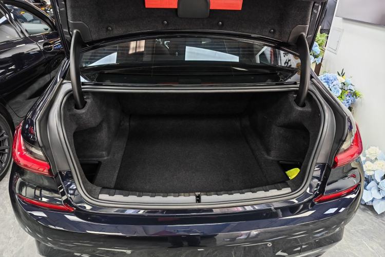 Used BMW 3 Series 2021 325Li M Sport Shadowline Package Trunk