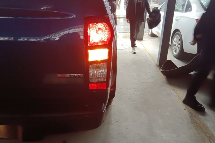 Used Isuzu D-MAX 2020 1.9T 4x4 Automatic Comfort Edition China VI Standard RZ4E Hi-Power
