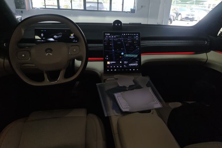 Used Nio ES6 2023 75 kWh Center Console