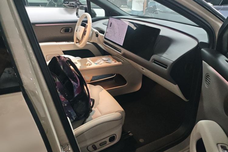 Used Li Auto Li Auto i6 2025 Model Two-Wheel-Drive Standard Type