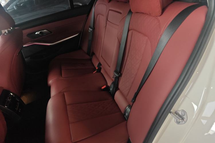 Used BMW i3 2024 eDrive 35 L
