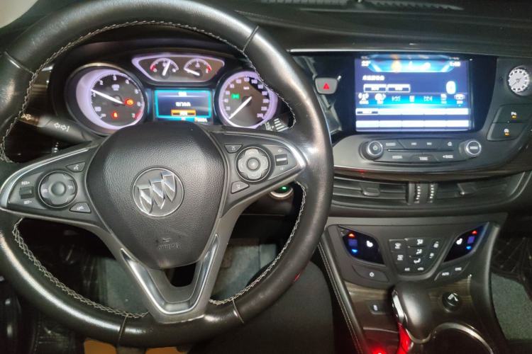 Used Buick Envision 2018 20T Two-Wheel-Drive Elite Model Center Console