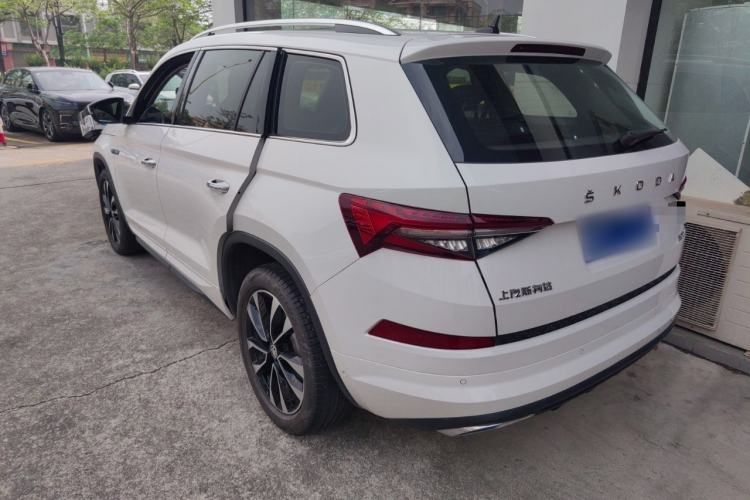 Used Skoda Kodiaq 2023 Facelifted TSI330 5-Seater Two-Wheel-Drive Luxury Edition
