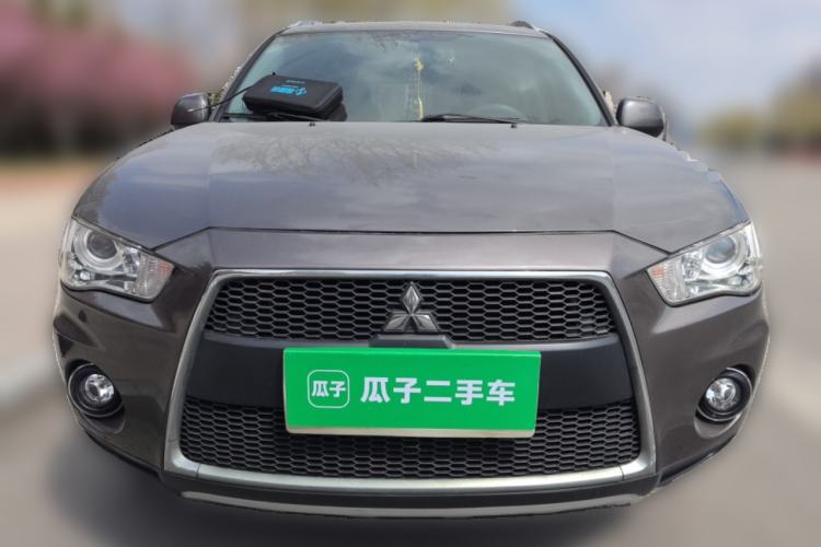 Used Mitsubishi Outlander 2011 Kicks 2.4 Fashion Edition