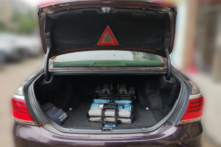 Used Toyota Crown 2012 2.5L Royal Leather Edition Trunk