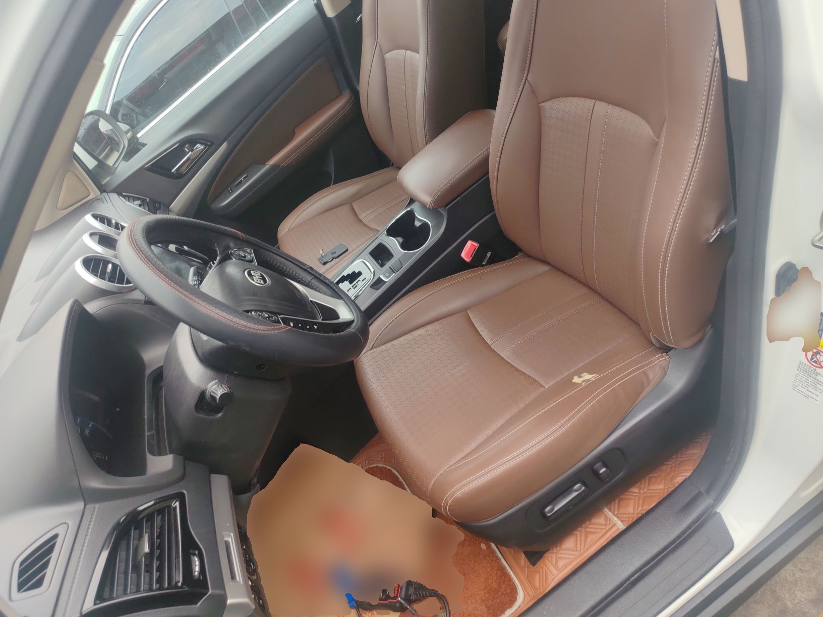 Переднее сиденье в автомобиле