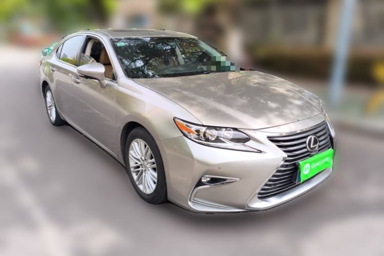 Used Lexus ES 2015 200 Elite Edition Front Right 45 Deg