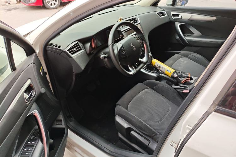 Used DS 5LS 2015 1.6T Comfort Edition THP160
