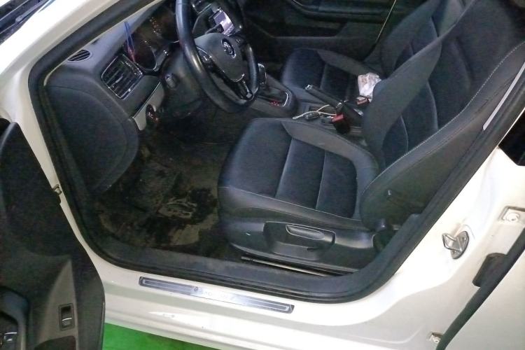 Used Volkswagen Sagitar 2018 1.6L Automatic Comfort Model Driver Seat